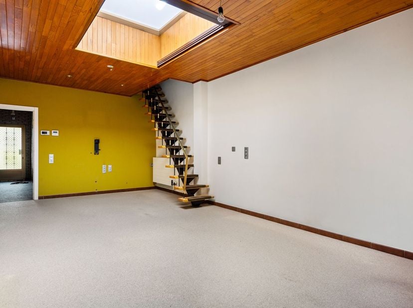 Te renoveren woning met garage, tuin en tal van mogelijkheden<br />
<br />
Op een vlot bereikbare locatie aan de Oude Baan in Rumst bevindt zich dez