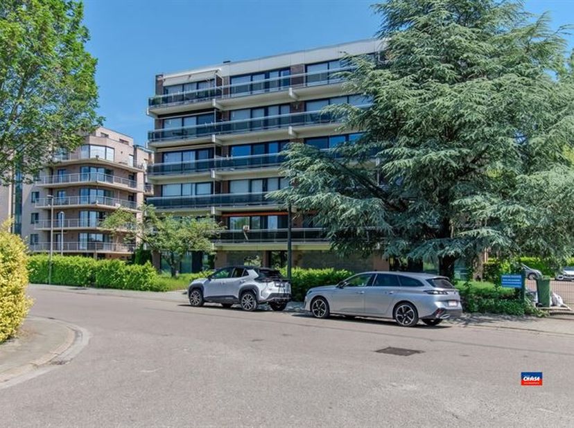HOBOKEN | (À RÉNOVER) APPARTEMENT D'UNE CHAMBRE À COUCHER AVEC TERRASSE ENSOLEILLÉE SITUÉ AU CINQUIÈME ÉTAGE D'UN IMMEUBLE AVEC ASCENSEUR | EPC B |<br