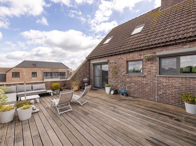 Duplexappartement met 2 slaapkamers en een leuk zuidwestgericht terras.  <br />
Centraal gelegen te Putte met scholen, winkels en openbaar vervoer in