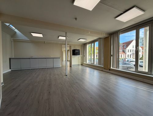                                         Kantoorruimte te huur in Sint-Denijs-Westrem, € 1.250
