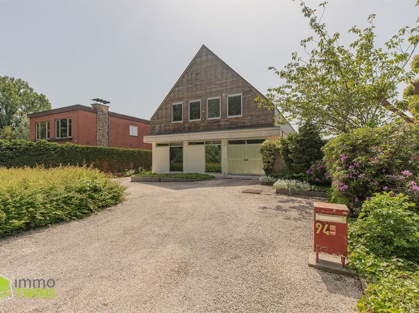Prachtige villa gelegen aan de Schelde in Grembergen <br />
Instelprijs (bieden vanaf): 549.000,00 euro<br />
Op een perceel van 791 m², pal aan de