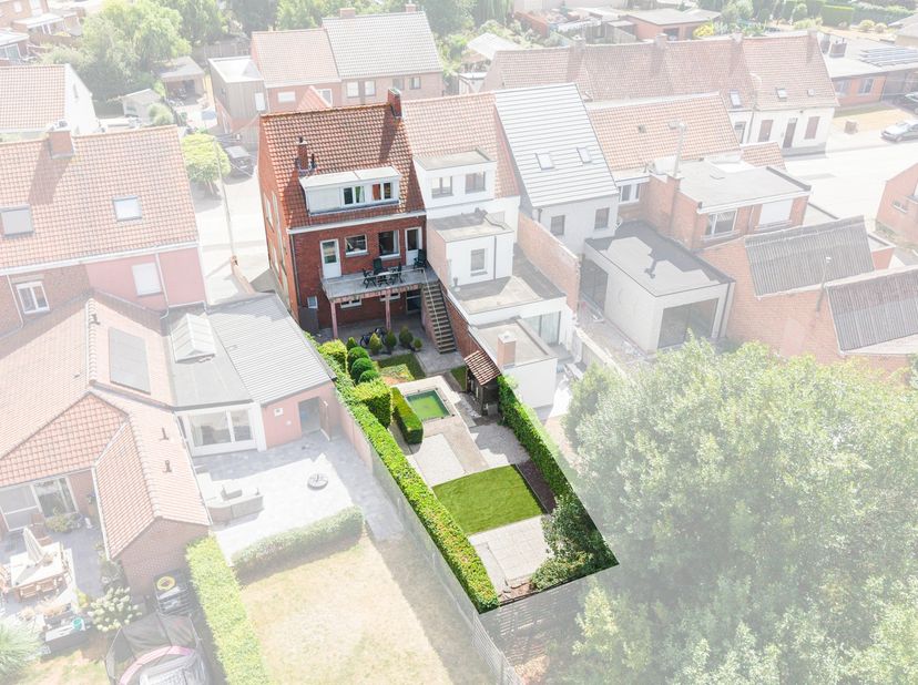 Huis te koop in Kleine Bruanestraat 27,
                    8800 Roeselare