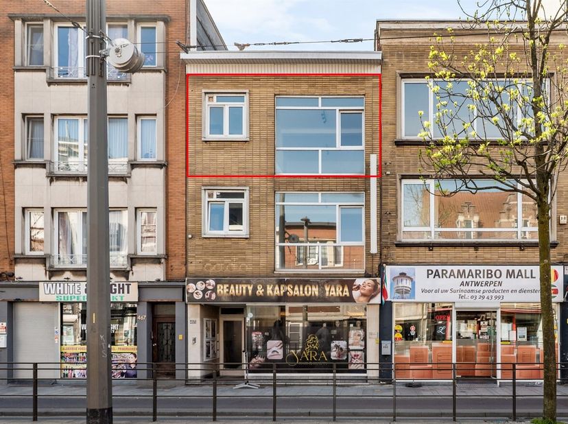 Gerenoveerd appartement met alle comfort in hartje Merksem<br />
Op zoek naar een instapklaar appartement waar kwaliteit en ligging hand in hand samen