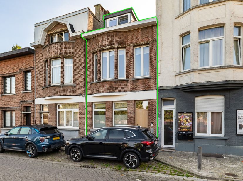 Maison à vendre à Van Heybeeckstraat 32,
                    2170 Merksem