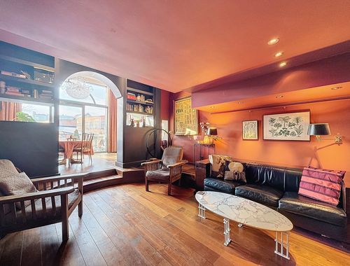                                         Studio te huur in Elsene, € 1.300
