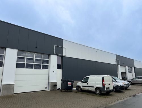                                         Bedrijfsgebouw te huur in Houthalen, € 1.135
