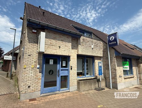                                         Commercieel Gebouw te koop in Lendelede, € 151.000
