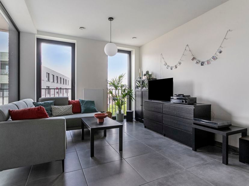 In Residentie Pier Kornel, aan de rand van Aalst, bevindt zich dit prachtig afgewerkte nieuwbouwappartement. <br />
Het appartement combineert hedenda