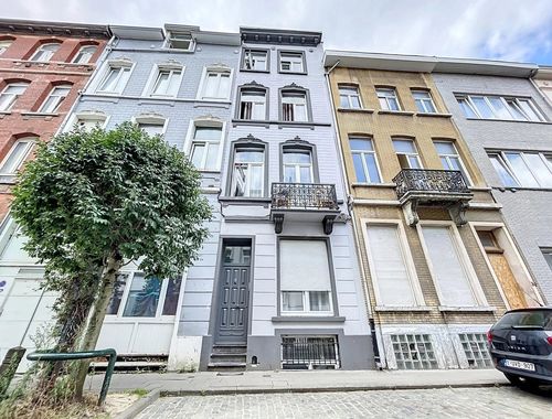                                         Commercieel Gebouw te koop in Laken, € 450.000
