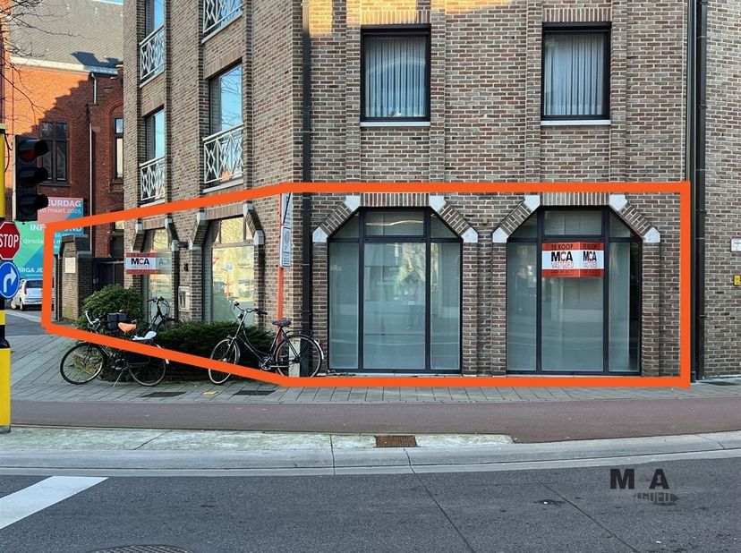 Bien professionnel à vendre
                    à 3500 Hasselt