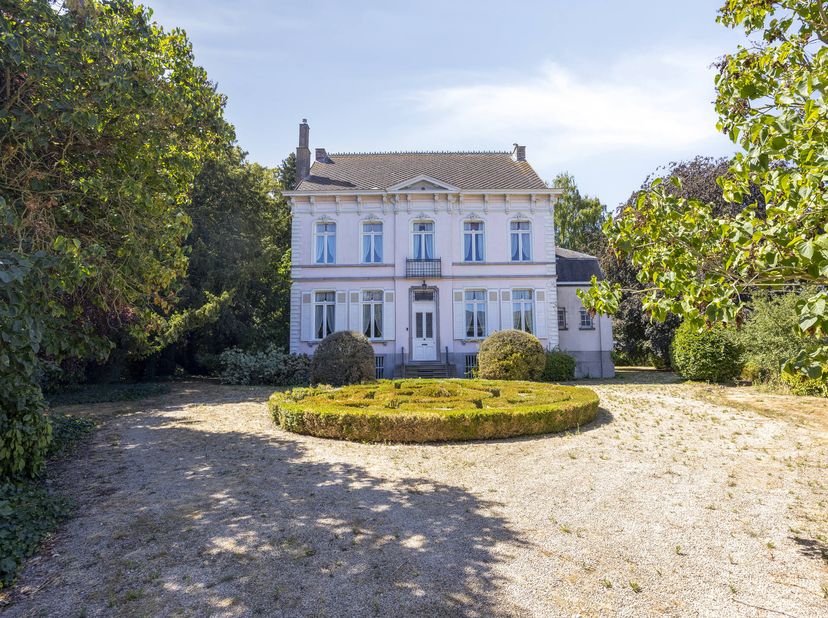 Huis te koop in Molenstraat 13,
                    9988 Watervliet