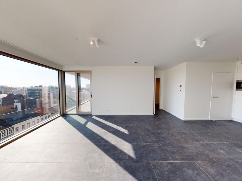 Schitterend appartement met panoramische zicht <br />
Gelegen op de zevende verdieping van de Antwerp Tower kijkt dit appartement uit over de Stad. <b