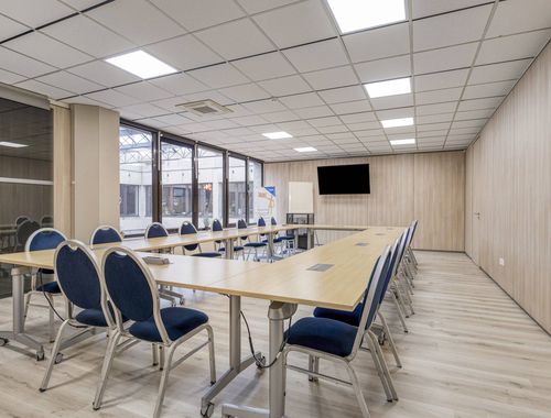                                         Immeuble de bureaux à vendre à Zaventem, € 562.000
