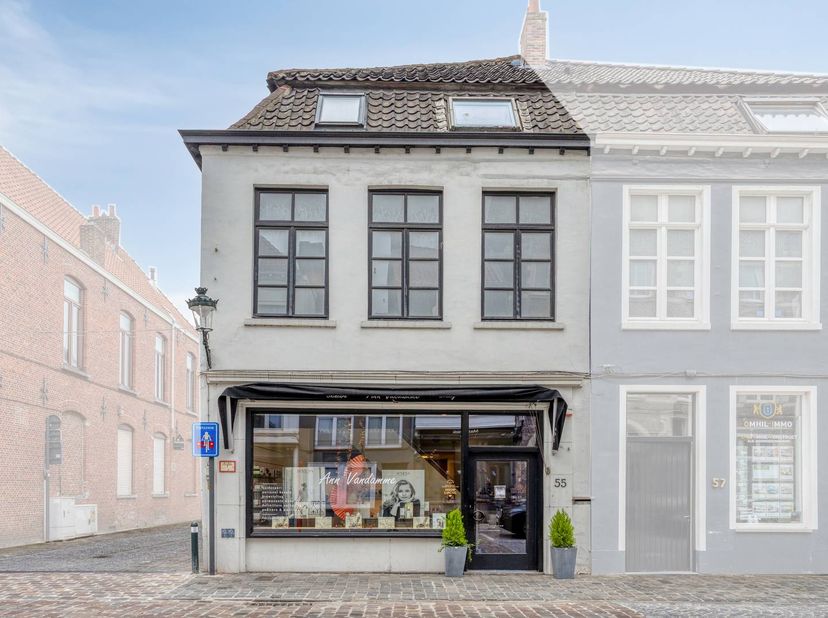 Bedrijfsvastgoed te koop in Ezelstraat 55,
                    8000 Brugge