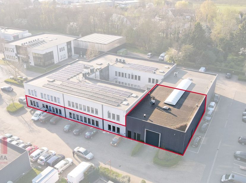 Magnifique espace de bureaux de 529 m² à vendre, visible depuis la très fréquentée Pontbeeklaan, à la périphérie de Bruxelles (Zellik).&amp;nbsp;Accessibi