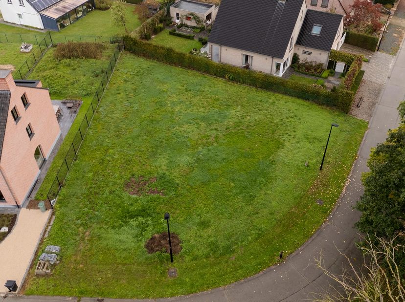 Grond te koop in Hazenwegel 10,
                    9860 Oosterzele
