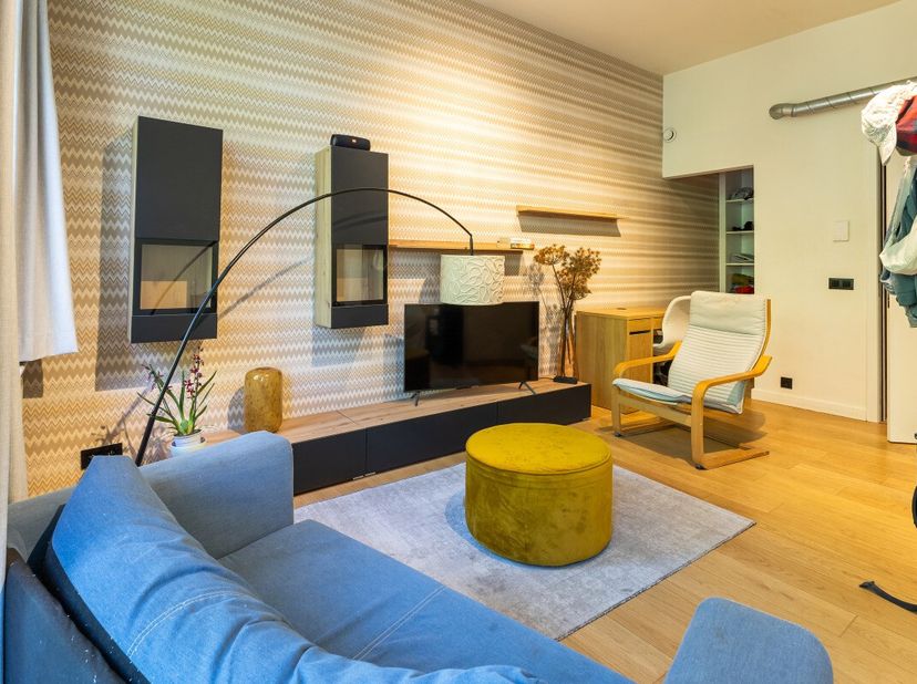 Exclusieve investeringsopportuniteit: drie luxueuze studentenkamers in beschermd herenhuis te Brugge Op een toplocatie in Brugge, in het prestigieuze