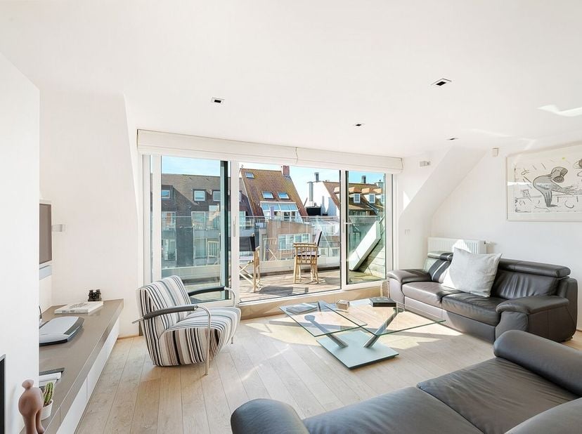Appartement te koop in Lippenslaan 328,
                    8300 Knokke