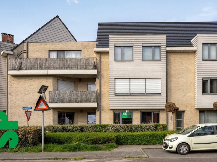 Gelijkvloers appartement in het centrum van Grobbendonk. <br />
Indeling: gemeenschappelijke inkomhal, leef- en eetruimte met tal van natuurlijk licht
