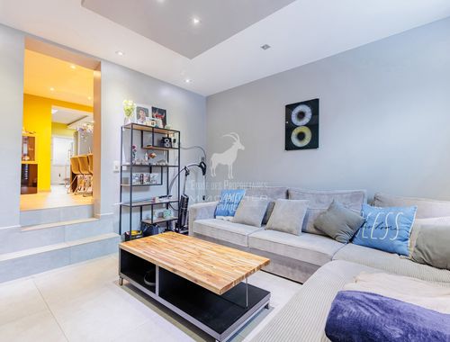                                         Maison à vendre à Marchienne-au-Pont, € 159.999
