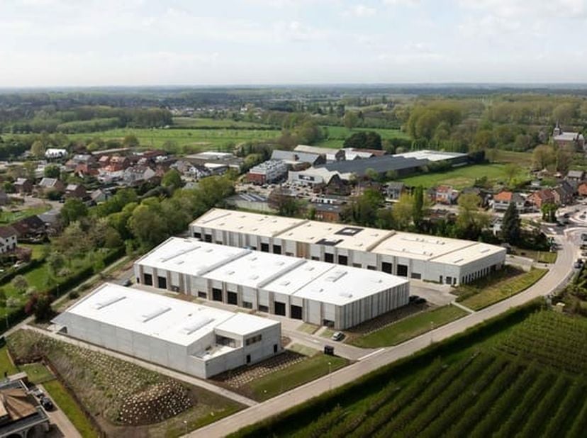 Bien professionnel à louer
                    à 3800 Sint-Truiden