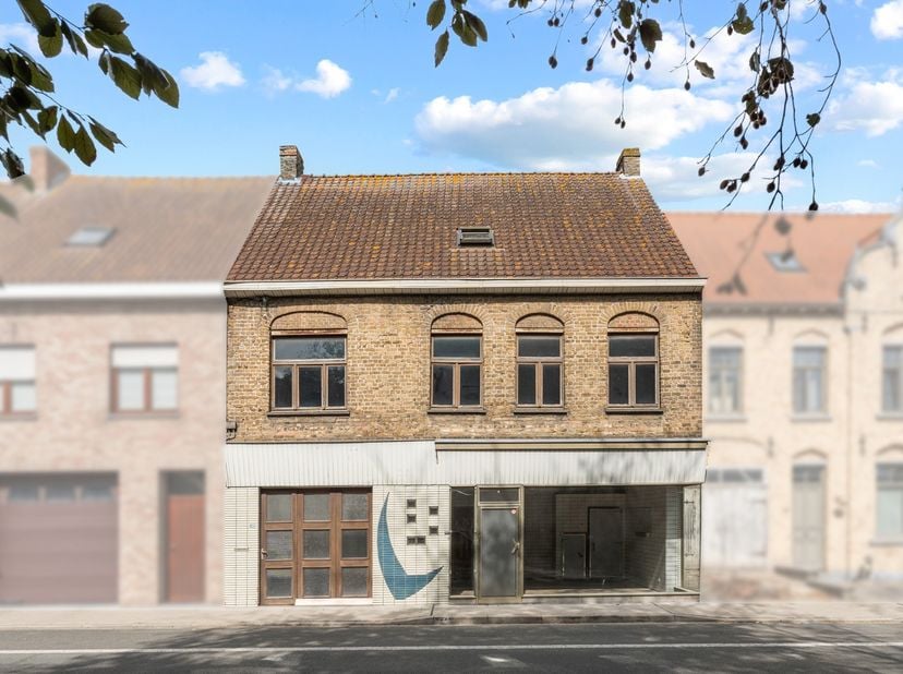 Huis te koop in Esenweg 222,
                    8600 Diksmuide