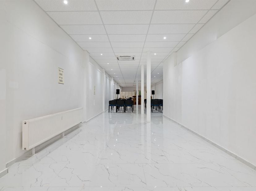 Bien professionnel à vendre
                    à 2170 Merksem