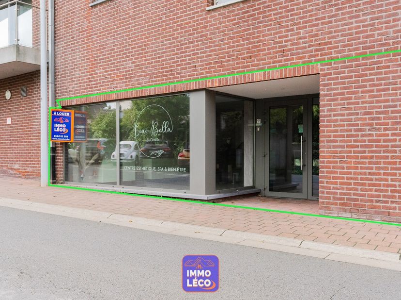 On vous propose à la vente cette superbe surface commerciale anciennement exploitée en centre d'esthétique et de bien-être, nombreuses possibilités d'