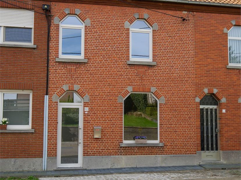 OMSCHRIJVING<br />
<br />
Ruime en Recent Gerenoveerde Woning te Huur aan de Stadsrand van Aarschot<br />
<br />
- bewoonbare oppervlakte: 150,59 m²<b
