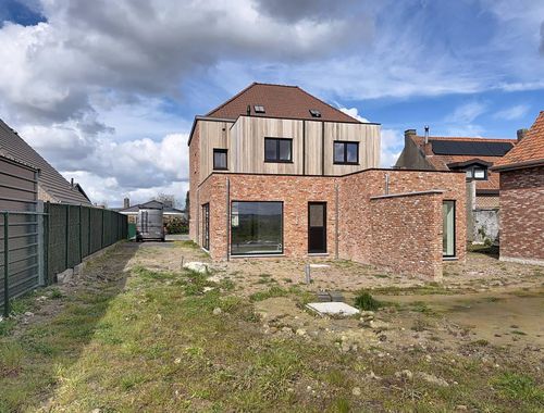                                         Woning te koop in Anzegem, € 475.000

