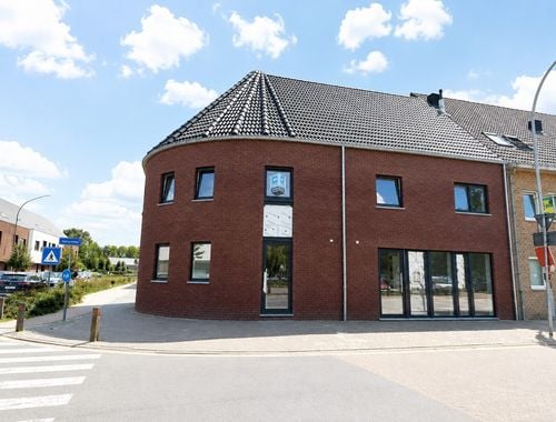                                        Woning te koop in Steenhuffel, € 435.955,25
