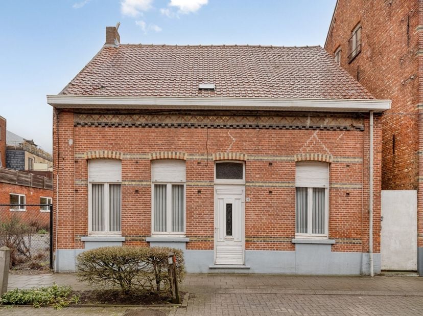 Huis te koop in Doelenstraat 4,
                    2440 Geel