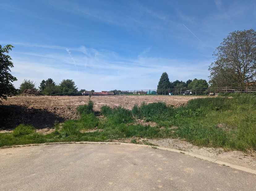 Ontdek onze nieuwste verkaveling in het charmante Mechelen-Bovelingen (Heers), waar wij prachtige bouwgronden aanbieden voor zowel open als halfopen b