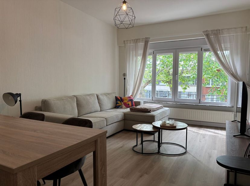 Appartement bien entretenu de 2 chambres à coucher avec terrasse dans le Van Havrelei à Deurne<br />
Description Appartement situé au Van Havrelei à D
