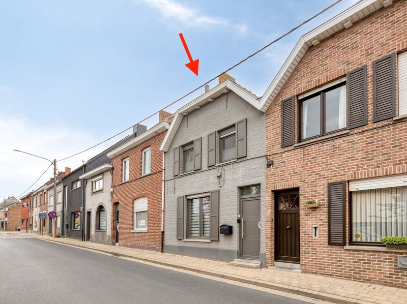 Charmante woning met verrassend veel ruimte en tal van mogelijkheden ...<br />
Op een boogscheut van het centrum van Lauwe bevindt zich deze charmante