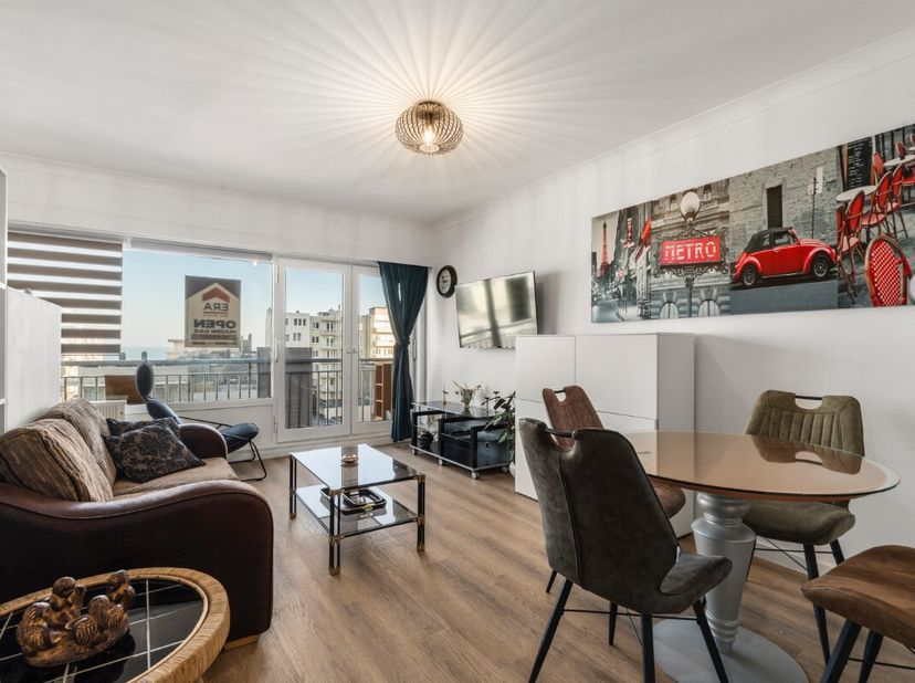 À vendre : appartement agréable dans lEuropagalerij, en plein cur dOstende, avec vue dégagée et coin nuit séparé. Cet appartement est situé dans le ce