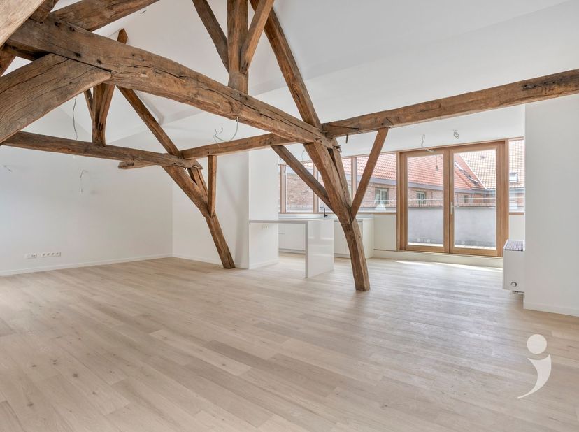 Verkoop onder het btw-stelsel. <br />
<br />
Droomt u van een exclusieve woonst in een uniek historisch kader? Dan is deze uitzonderlijke penthouse