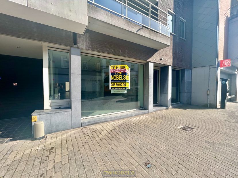 Vous recherchez un espace de bureau qui puisse valoriser votre entreprise grâce à son ACCESSIBILITÉ, sa VISIBILITÉ opportune et qui offre en même temp