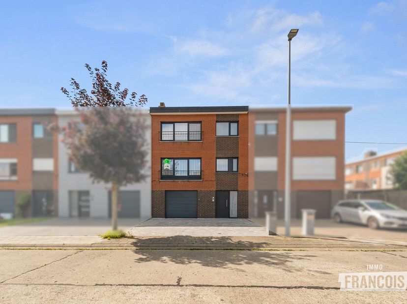 Bienvenue à Nieuwenhove : un quartier résidentiel agréable à proximité du centre d'Oostkamp !<br />
Située dans une rue calme où ne circule que le tra