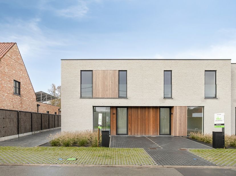 Residentieel wonen in het landelijke Jonkershove (deelgemeente van Houthulst) waarbij iedere woning voorzien is van een ruim bijgebouw van ca. 40 m² (
