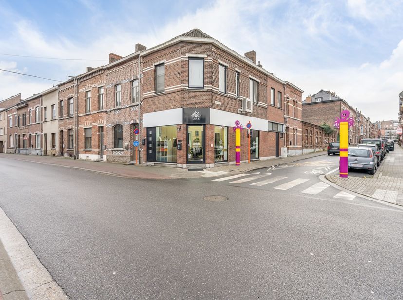 OPBRENGSTEIGENDOM GELGEN NABIJ HET STATION EN OP WANDELAFSTAND VAN DE GROTE MARKT.<br />
<br />
Indien je opzoek bent naar een interessante investerin
