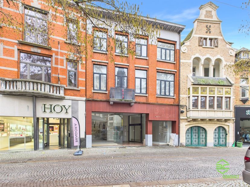 Bien professionnel à louer
                    à 3800 Sint-Truiden