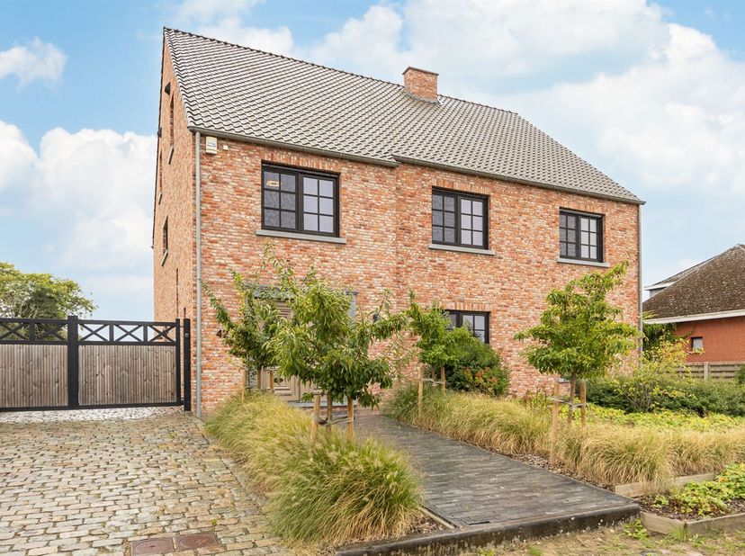 Huis te koop in Westmeerbeeksteenweg 42,
                    2221 Booischot