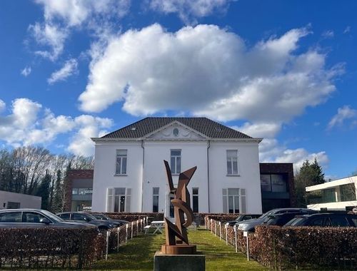                                         Kantoor te huur in Sint-Martens-Latem, € 1.500
