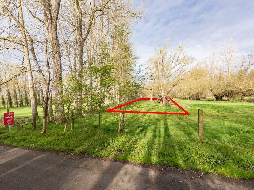 LOT 2: PERCEEL LANDBOUWGROND -<br />
Mooi perceel landbouwgrond, ter plaatse genaamd ‘Den Brul’. <br />
a) Kadastrale gegevens:<br />
ZOTTEGEM - 7e af