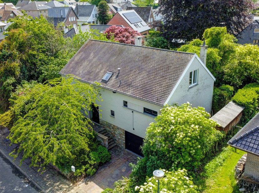 [[ DIT PAND NEEMT DEEL AAN DE ERA OPEN HUIZEN DAG OP 13/6 VAN 14:30 TOT 15:30 ]] Te koop: ruime woning in de Leeuwerikenlaan, Tervuren, gelegen in een