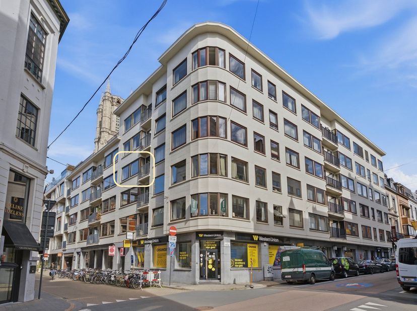 Appartement te koop in Lange Kruisstraat 39,
                    9000 Gent