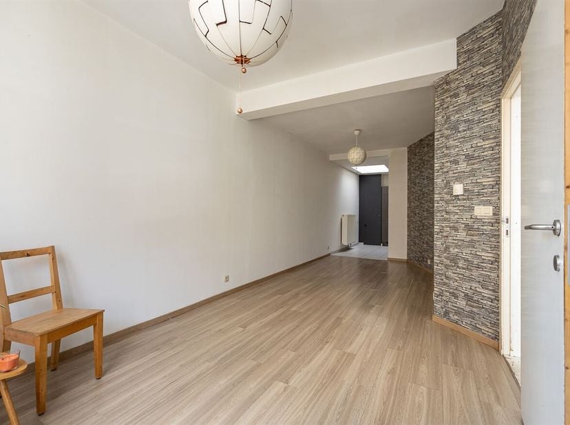 Instapklare stadswoning met 2 slaapkamers<br />
Ontdek deze charmante stadswoning met 2 slaapkamers, ideaal gelegen in de Van Nevelestraat te Deurne.