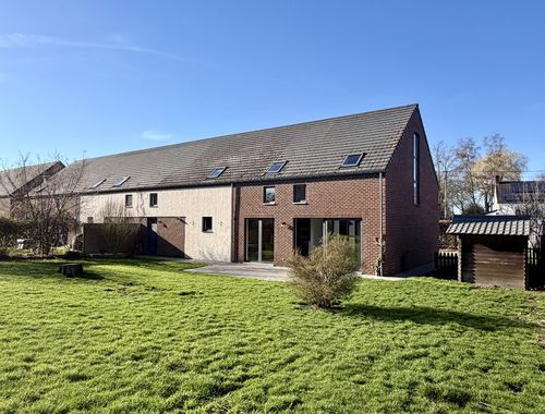                                         Maison à louer à Grand-Leez, € 1.500
