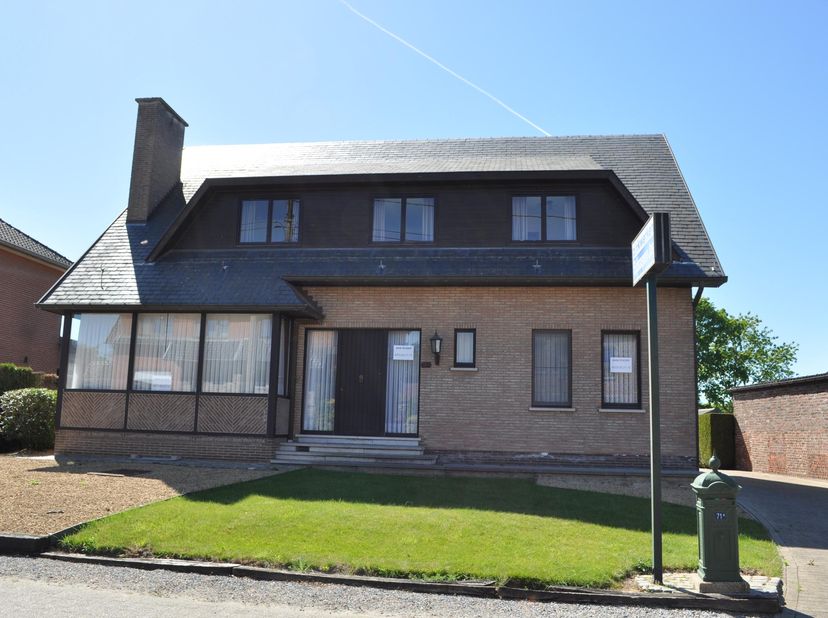 Veelzijdige woning (open bebouwing) met tuin en magazijn en mogelijkheid tot professionele activiteiten, gelegen Groenstraat 71 A te 3730 Bilzen-Hoese
